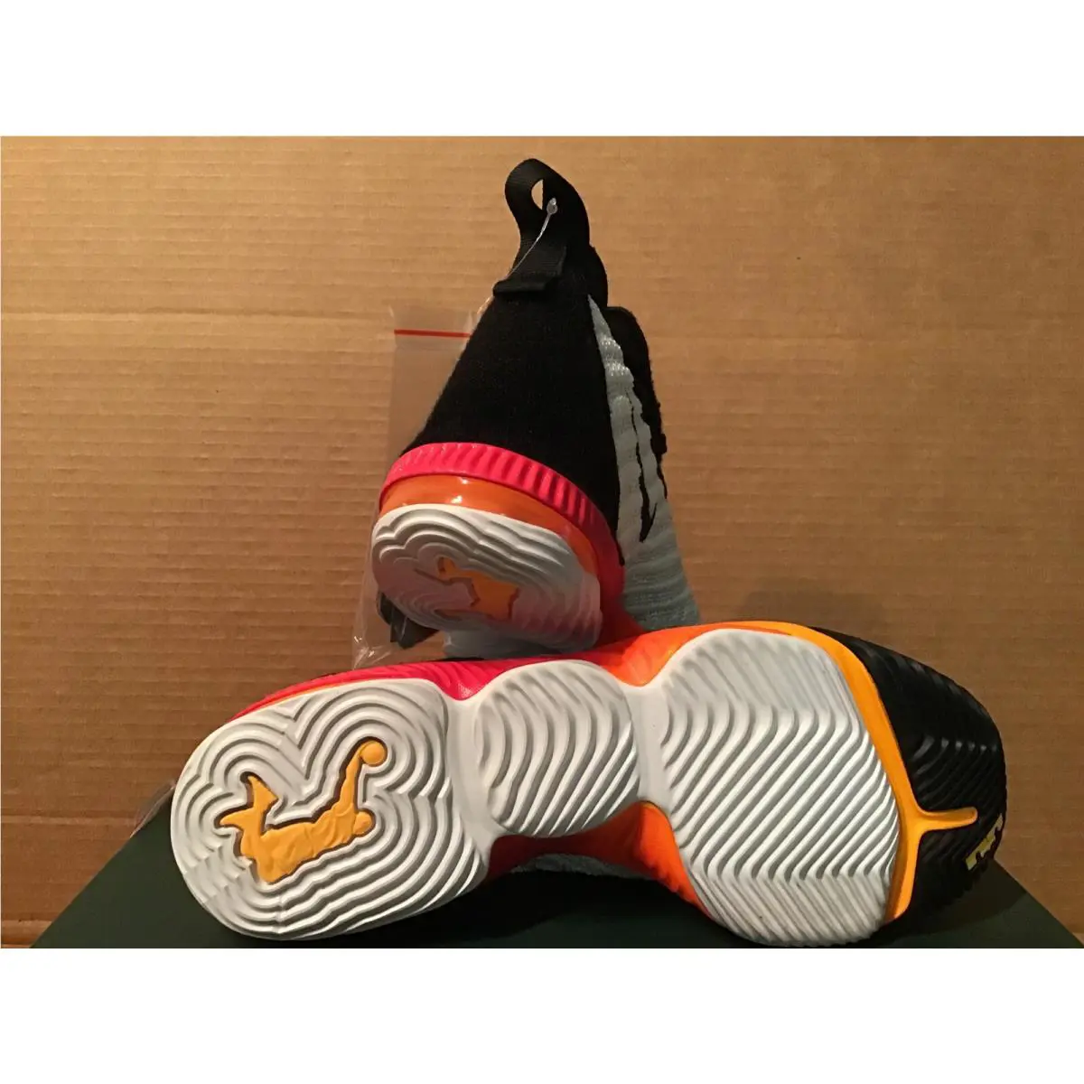 Nike shoes - Nike LeBron 16 - LeBron - White 0