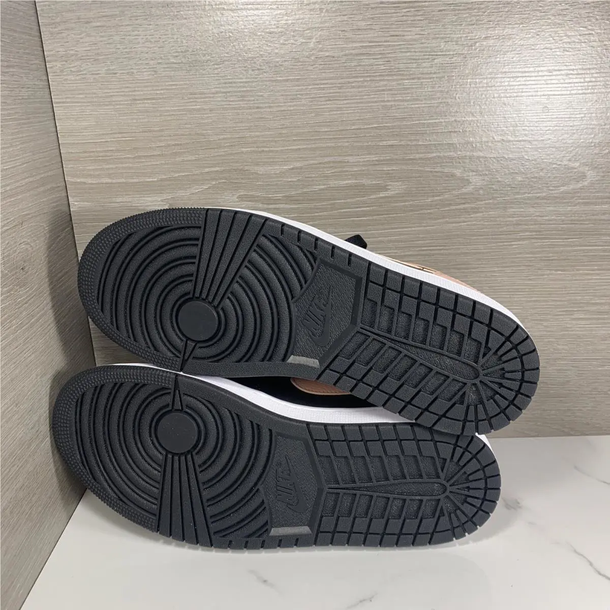 Nike shoes - Nike Air Jordan 1 - Air - Black 8