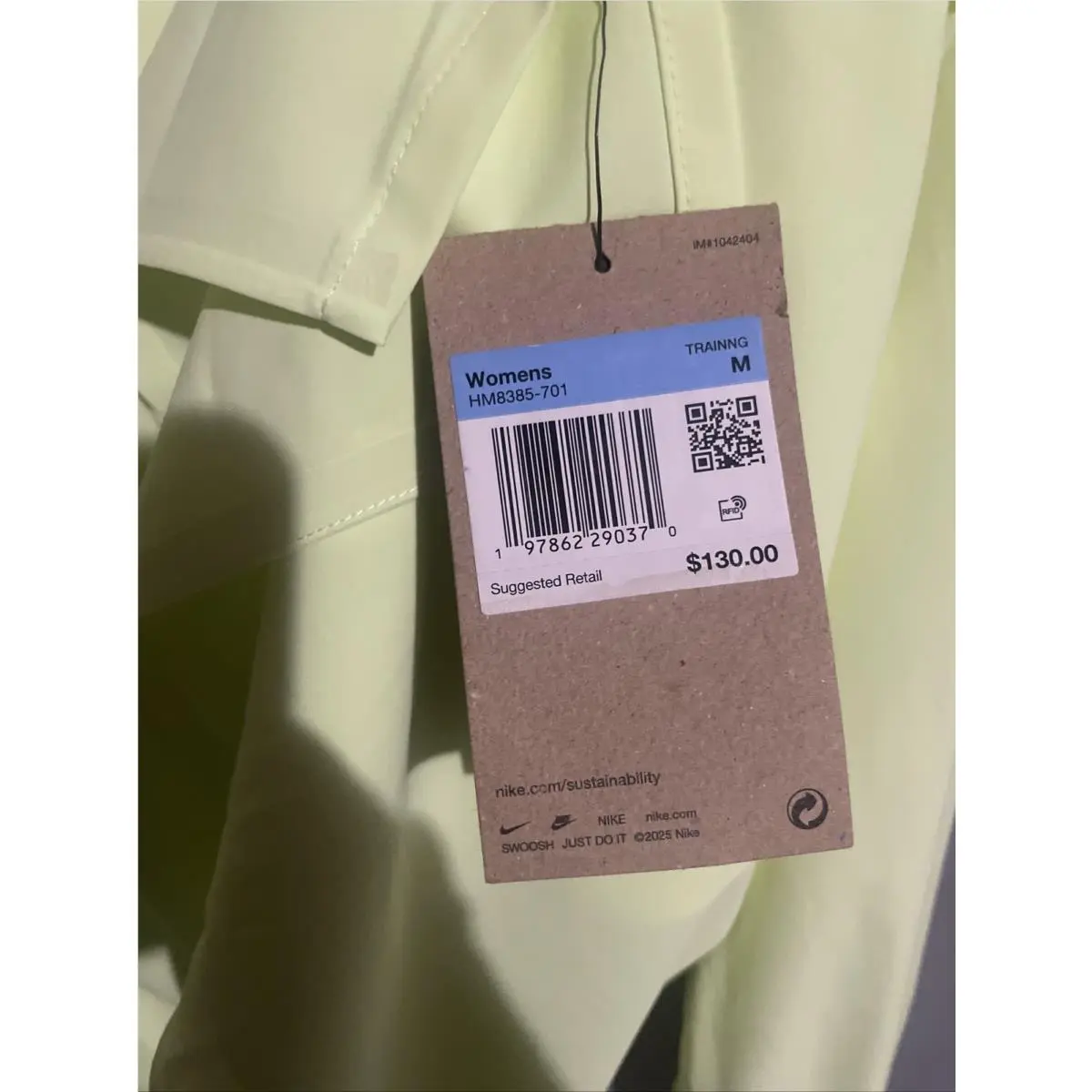 Nike clothing - Green / Yellow (UPC: 0197862290370) 7