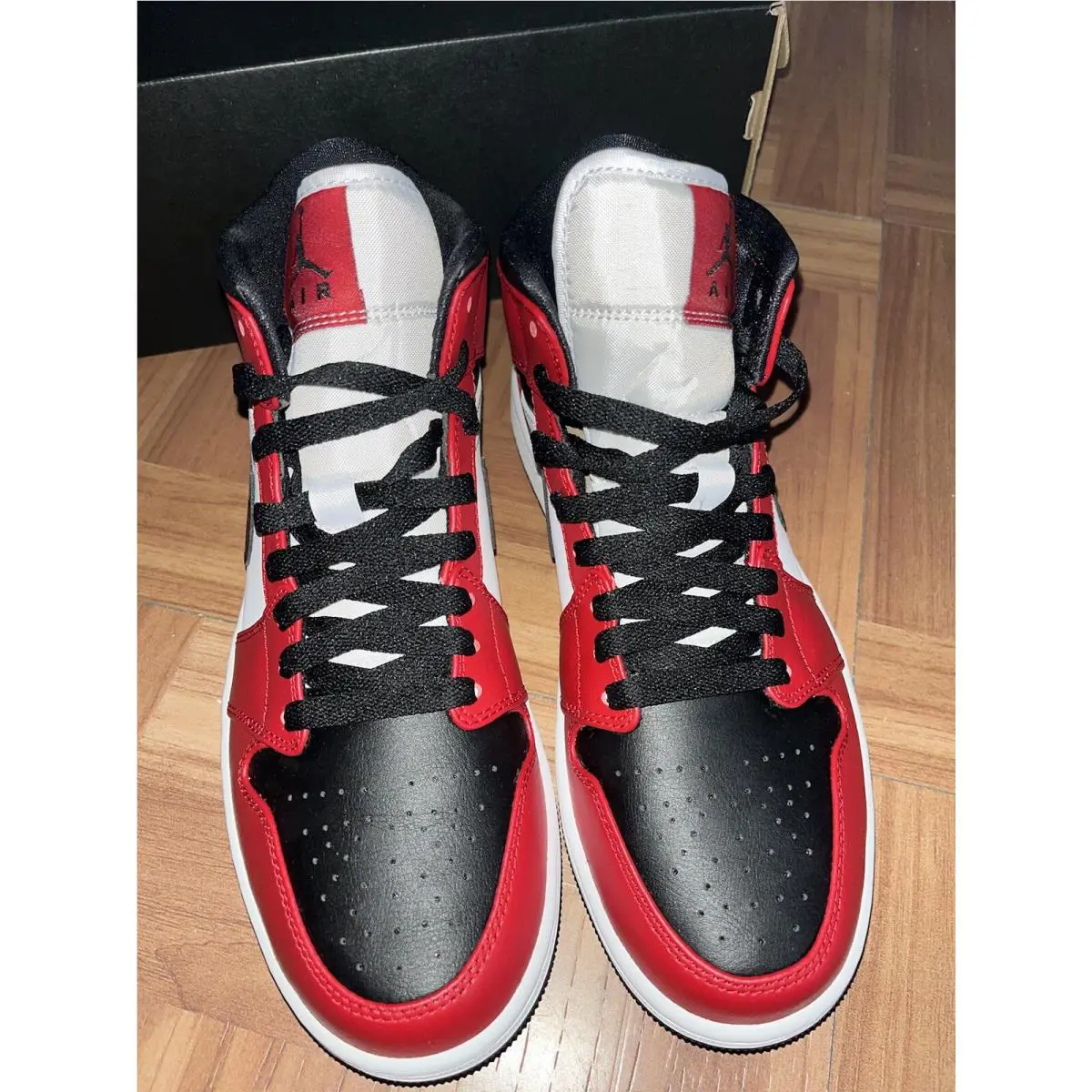 Nike shoes - Air Jordan 8 - Air - Red 3