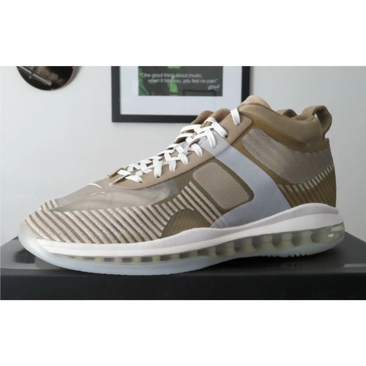 Nike shoes - Lebron x John Elliot - Lebron John Elliot - Parachute Beige 0