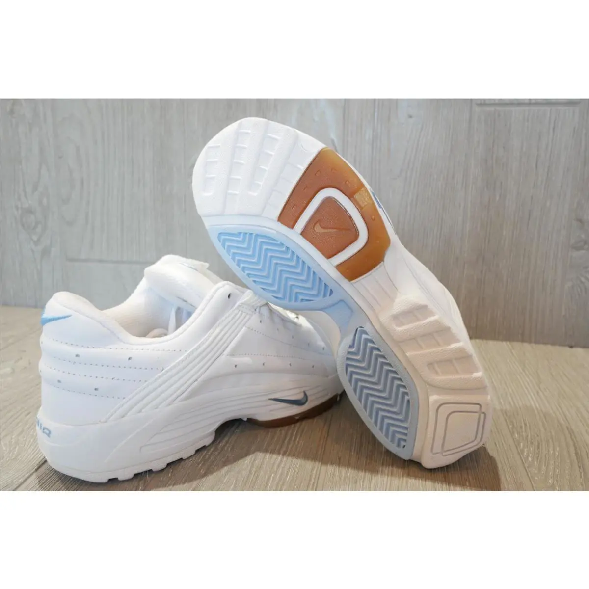 Nike shoes - White 4