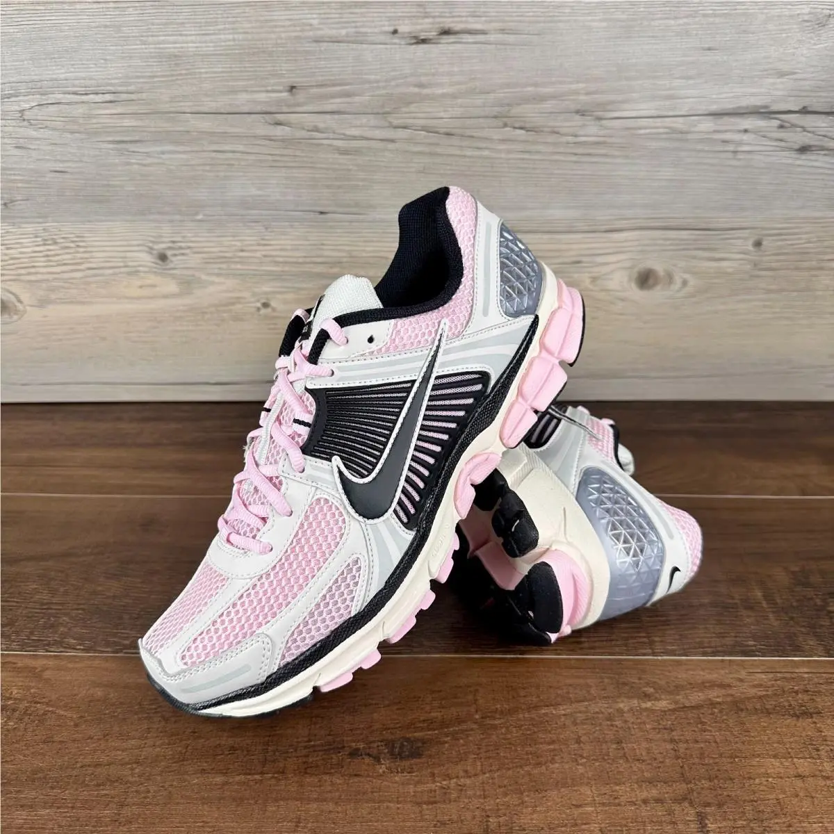 Nike Zoom Vomero 5 Mens Size 11 Pink Foam Phantom Metallic Platinum FB9149 600