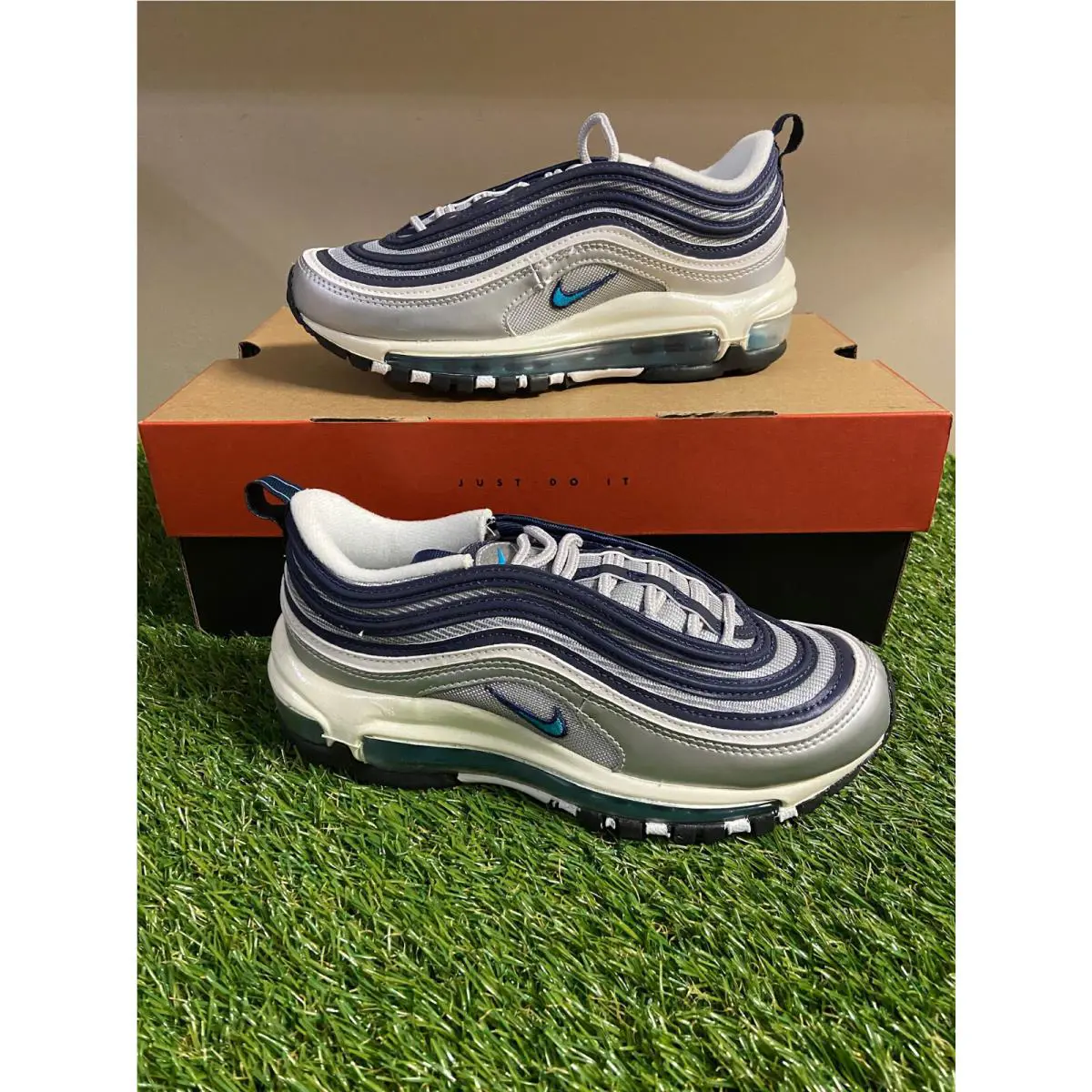 Nike shoes - Silver 0