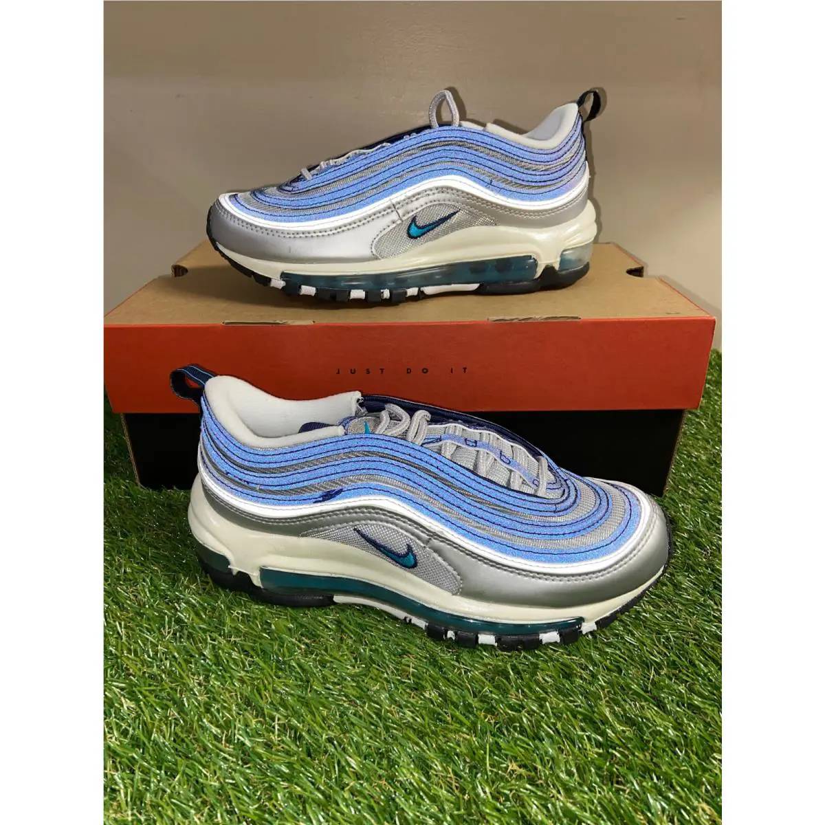 Nike shoes - Silver 2