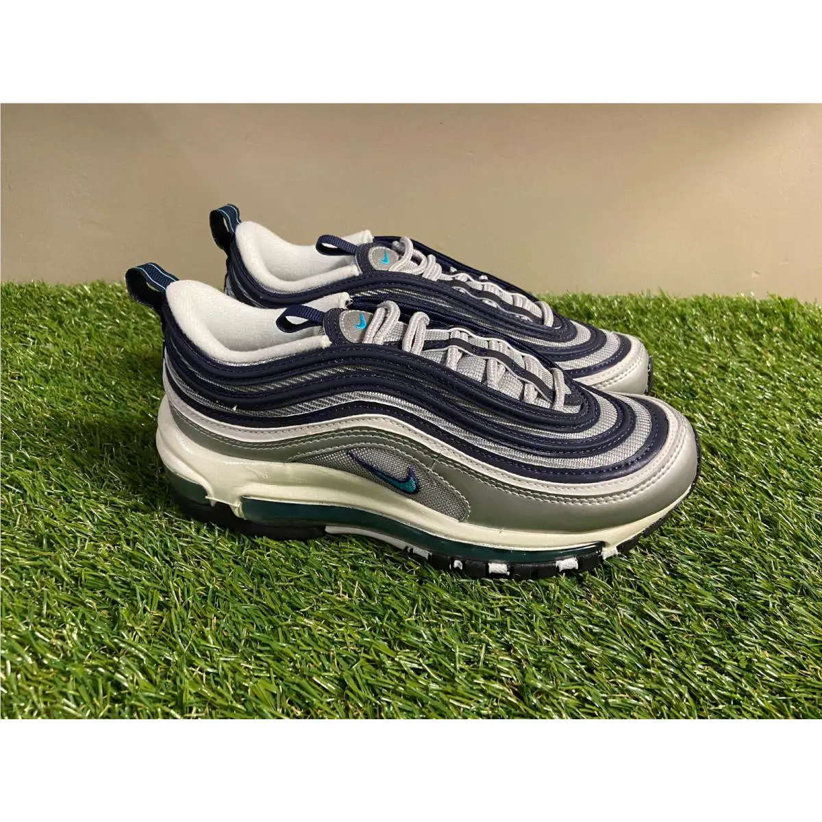 Nike shoes - Silver 3
