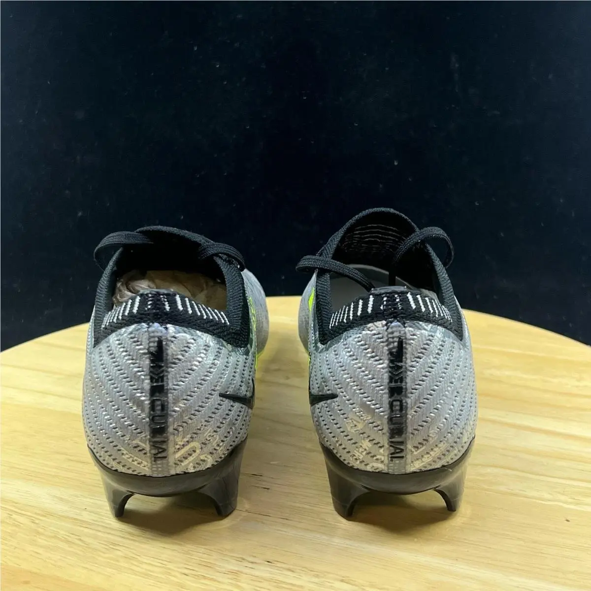 Nike shoes - Silver 4