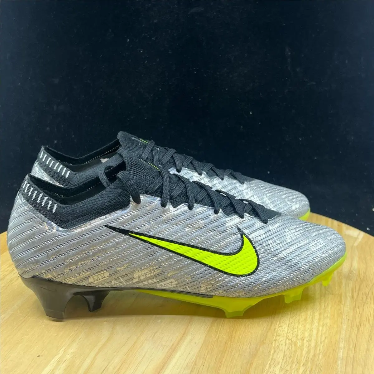 Nike shoes - Silver 5
