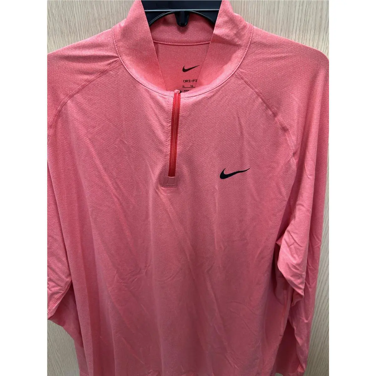 Nike clothing - na - Red and gray (UPC: 0196155410488) 0