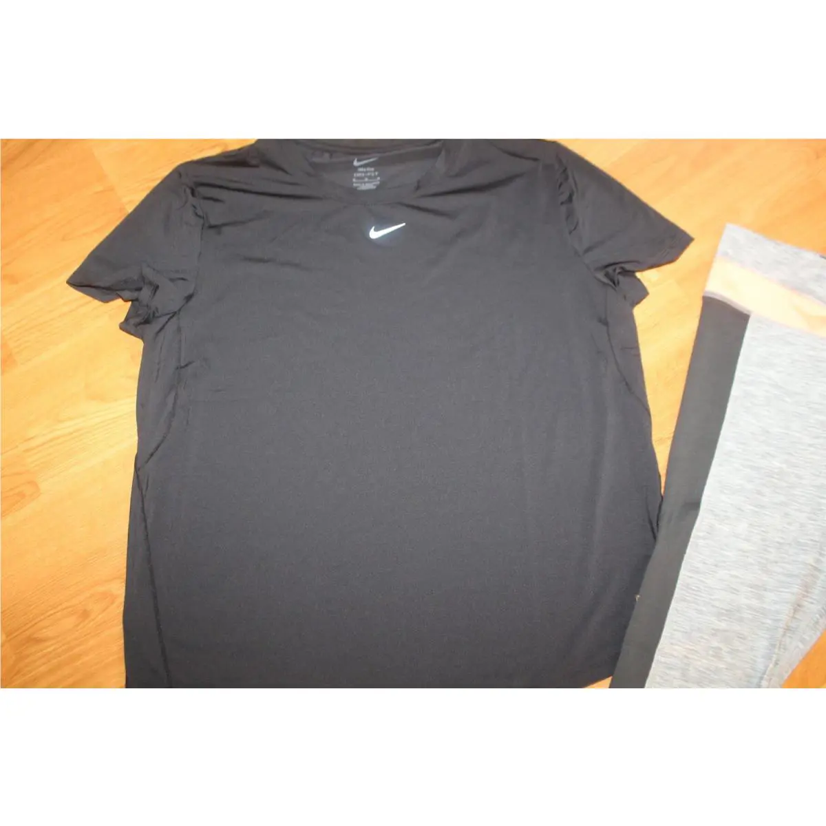 Nike clothing - Multicolor (UPC: 194502078459) 5