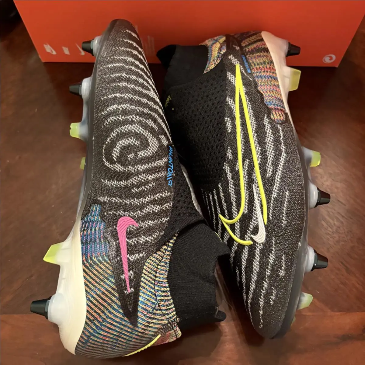 Nike shoes  - Black 2