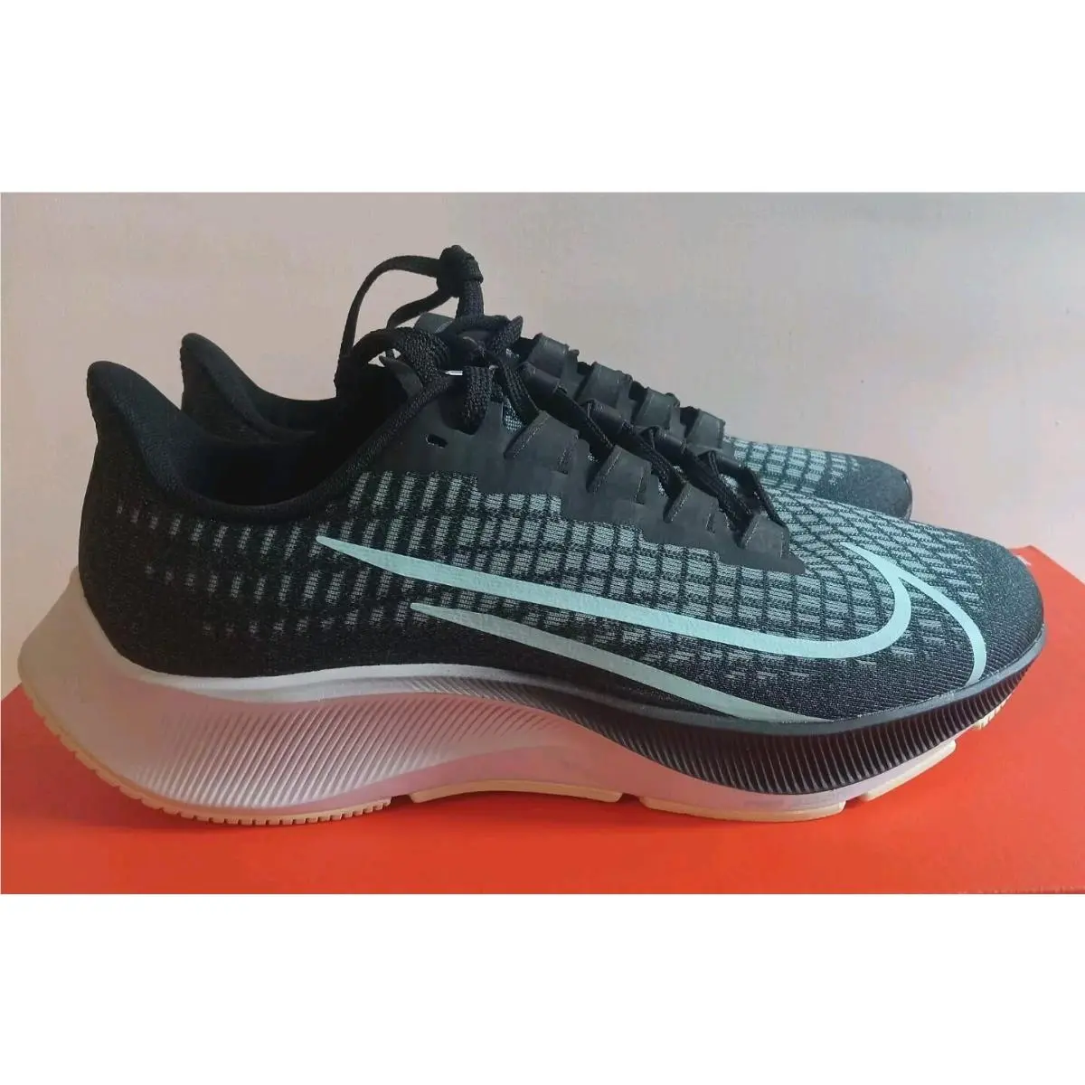 Nike Women`s Sz 9.5 Air Zoom Pegasus 37 Black Blue BQ9647-004 Sneaker Nolid