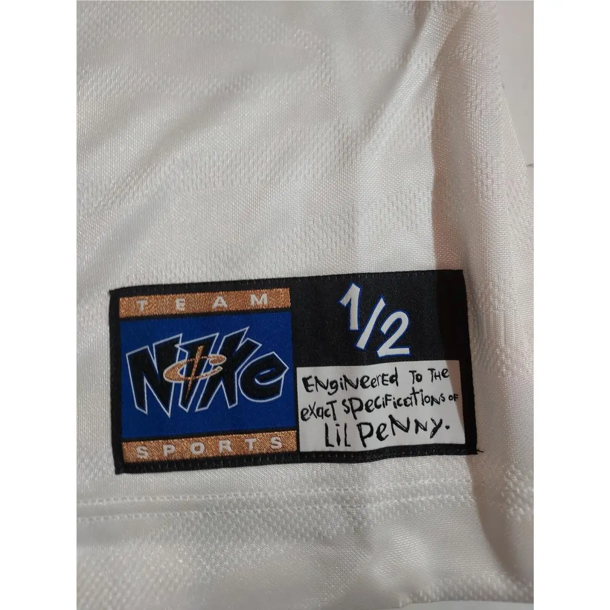 Nike clothing - DA5991-100 - DA5991-100 - White/Metallic Copper (UPC: 195242160282) 1