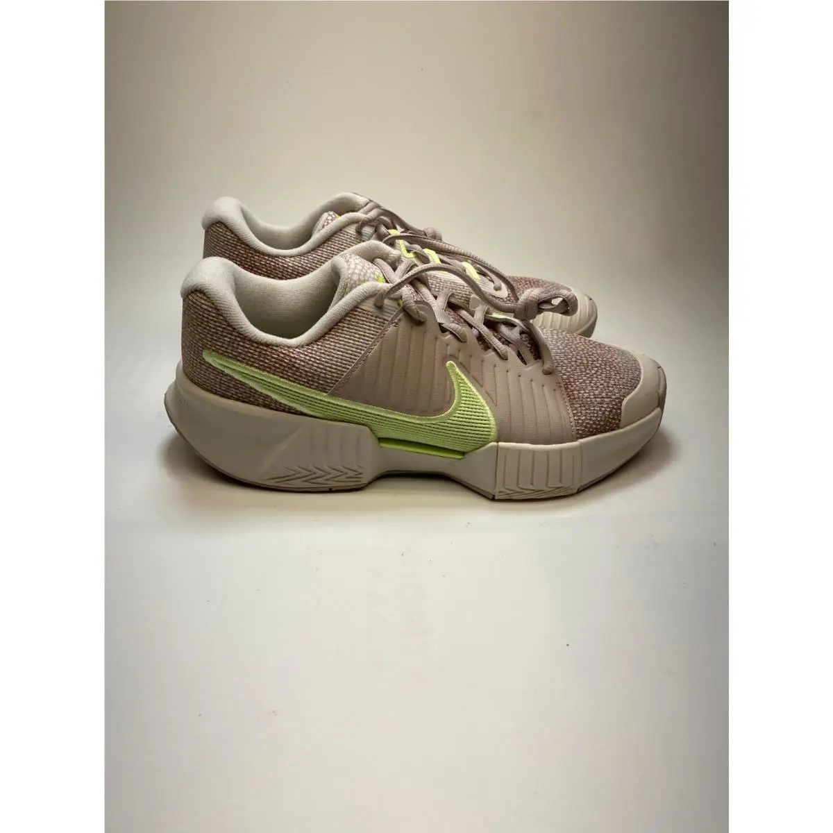 Nike shoes - White 2