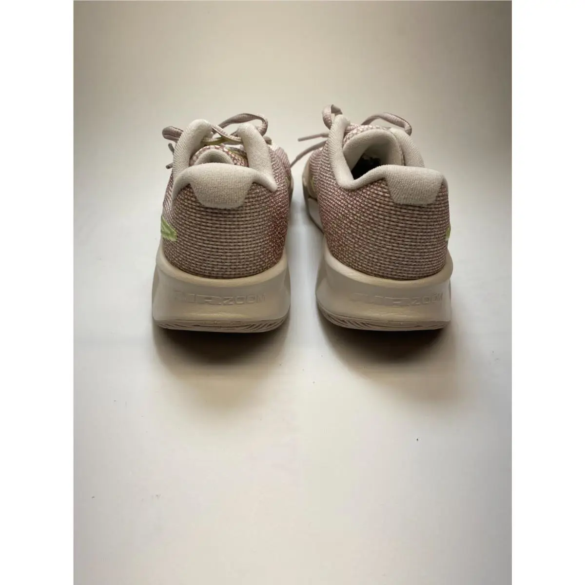 Nike shoes - White 4
