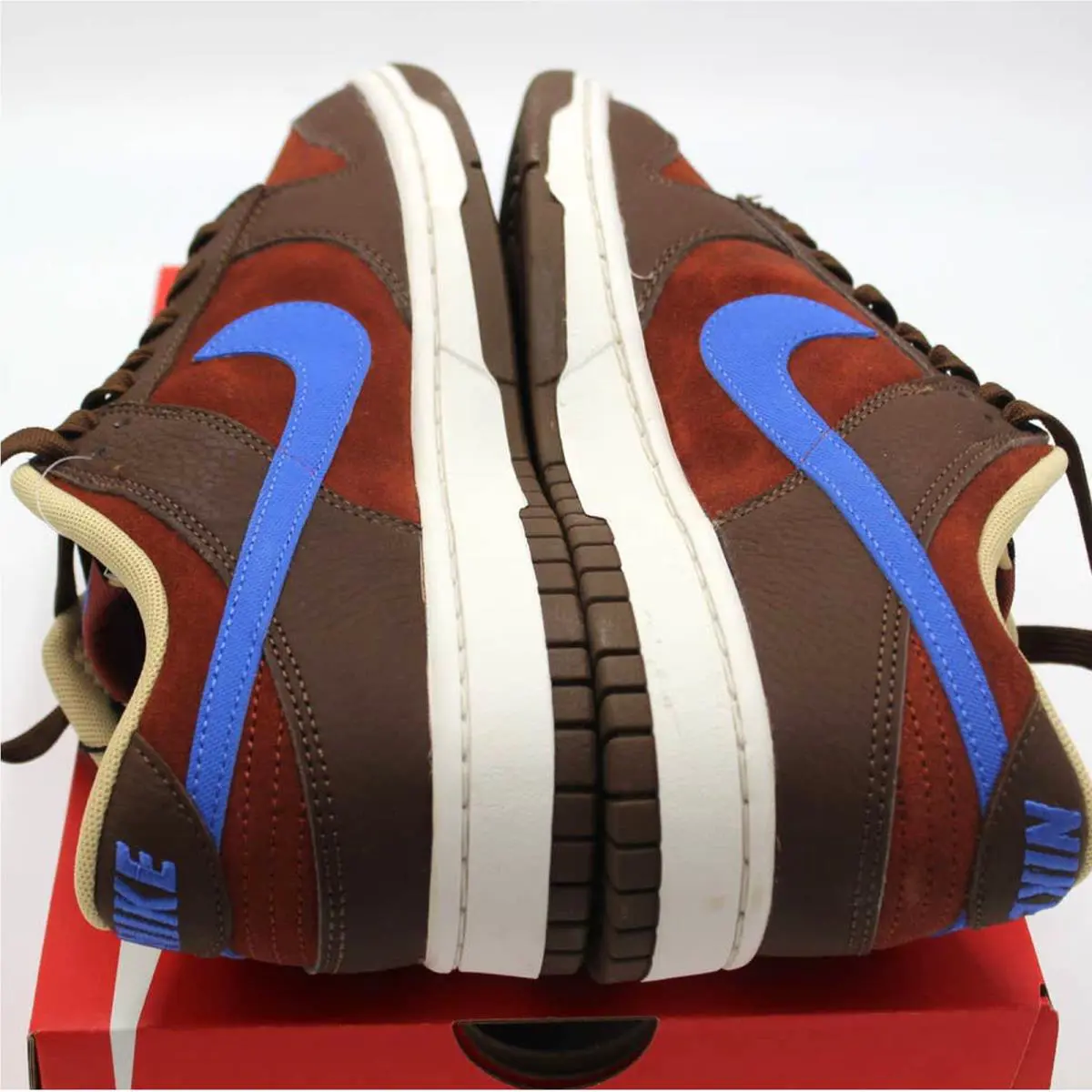 Nike shoes - Brown (UPC: 196152253873) 1