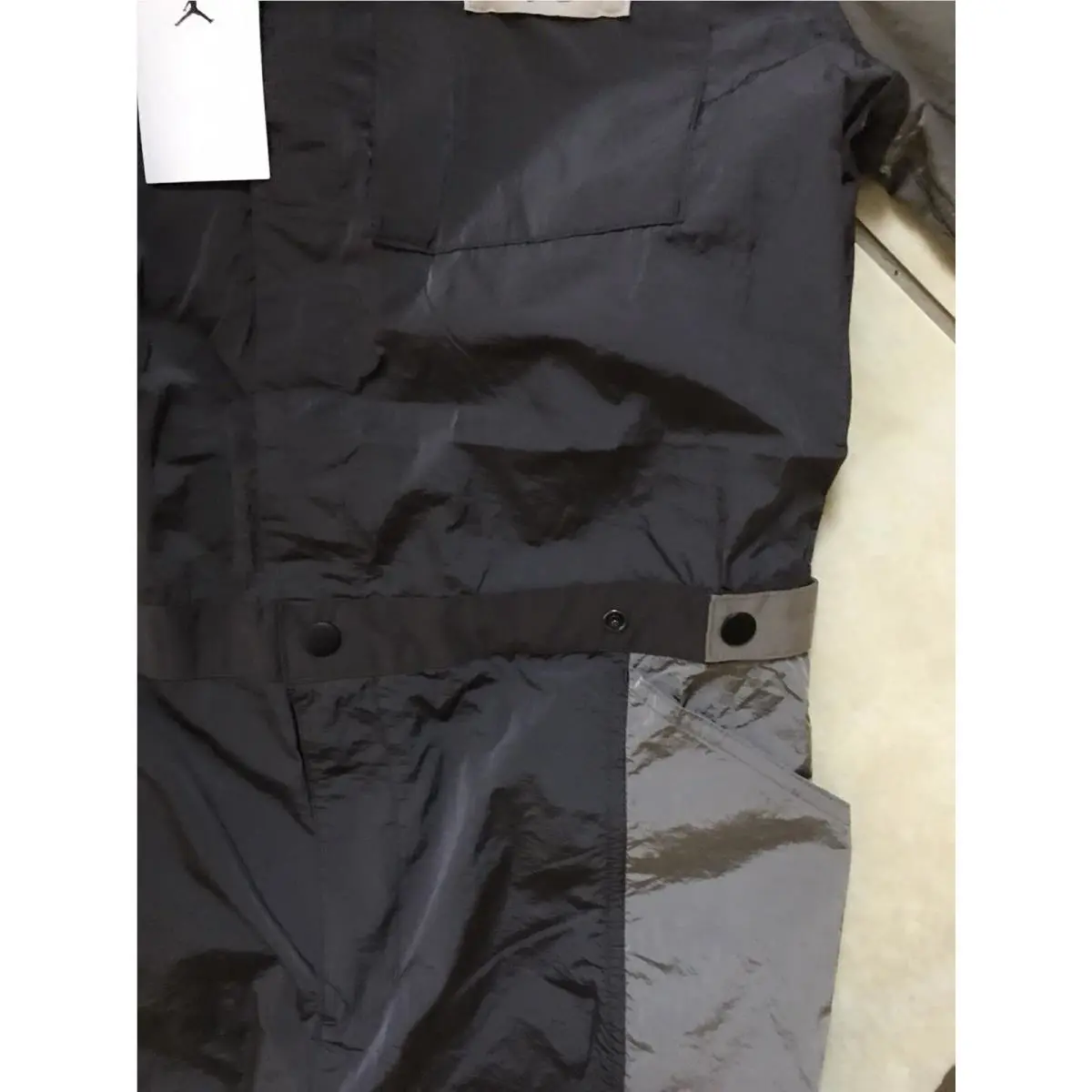 Nike clothing - Gray (UPC: 0195239804878) 4