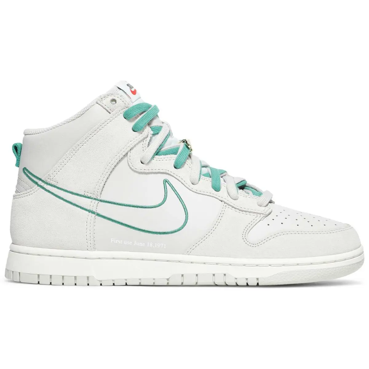 Nike Dunk High SE GS `first Use Pack Green Noise` 3.5Y DD0733-001 - Light Bone/Green Noise