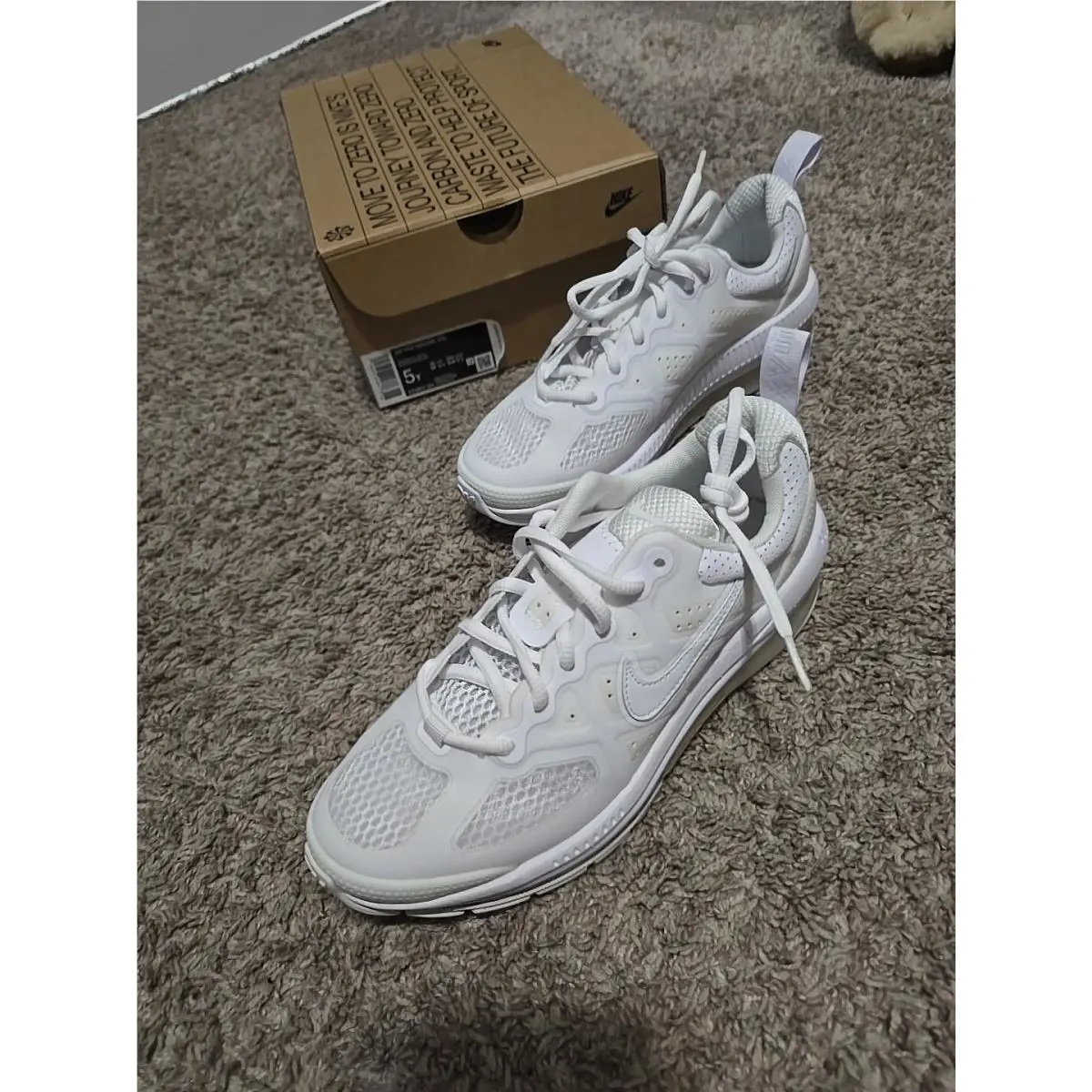 Nike shoes - Nike Air Max Genome - Air Max Genome - White (UPC: 195239424878) 2
