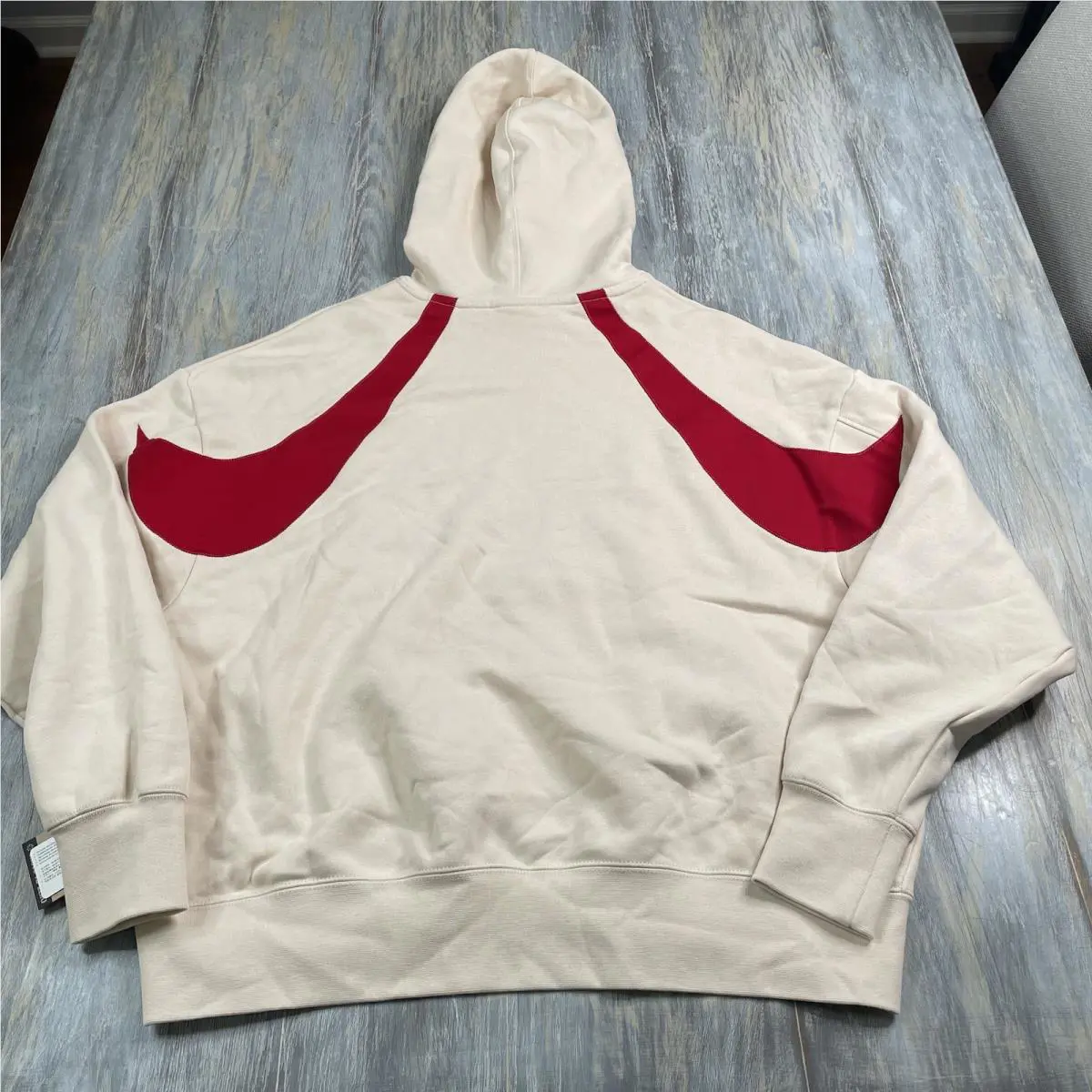 Nike clothing - Cream Red (UPC: 196150621728) 1