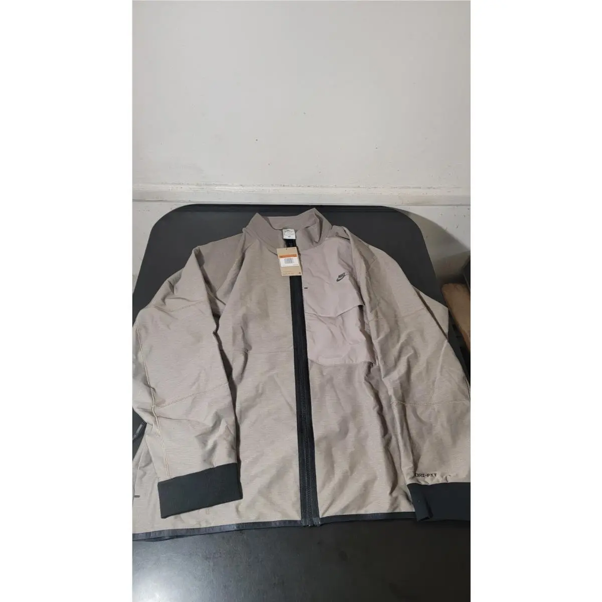 Nike DD6594-087 Sportswear Dri-fit Tech Pack Size 2XL Moon Fossil/black Jacket