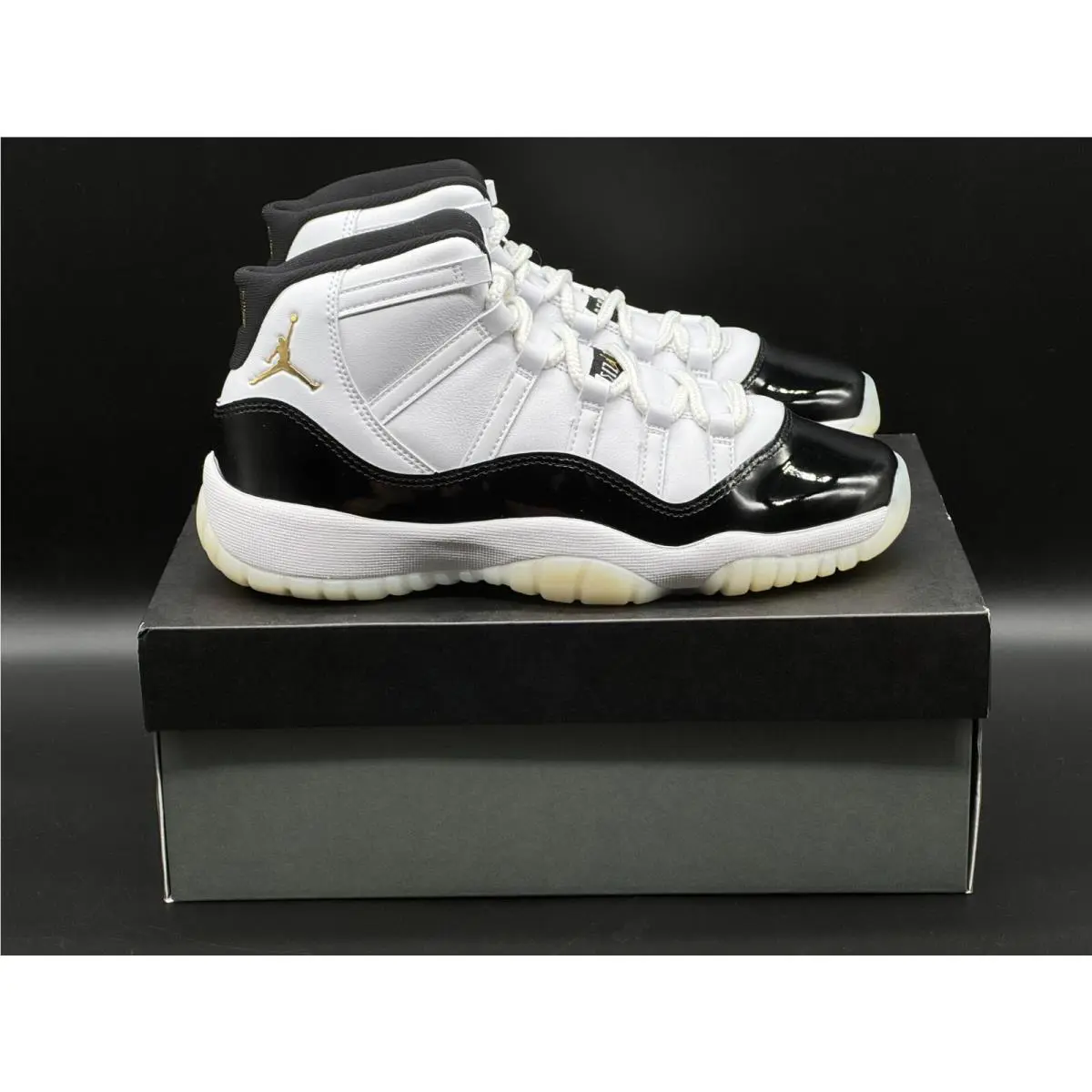 Nike shoes - Air Jordan 11 - Air - White 0