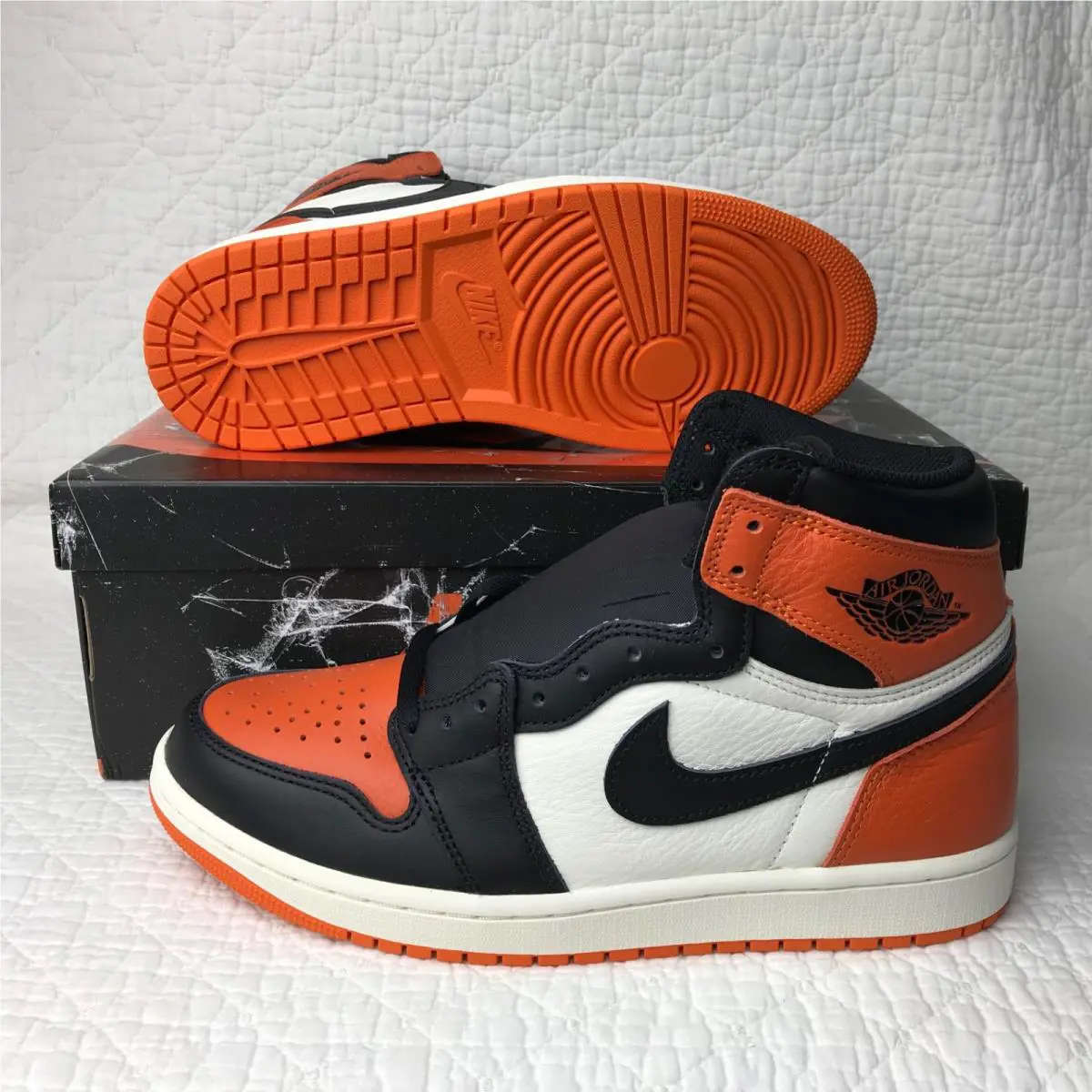 Nike shoes - Air Jordan 1 - Air - DZ5485-008 - Orange 2