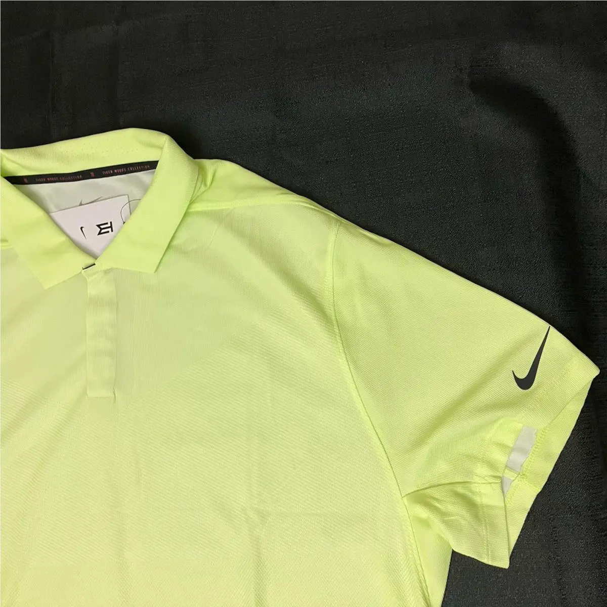 Nike clothing - Tiger Woods ADV Polo - Tiger Woods ADV Polo - Barely Volt Black 2