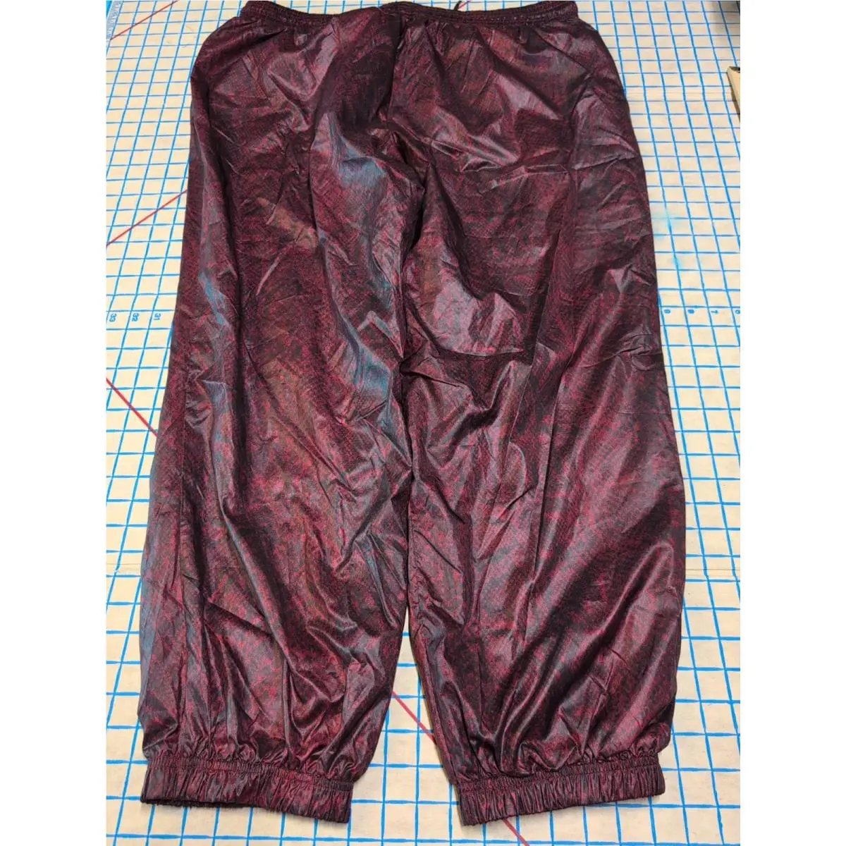 Nike clothing - Red/Black 2