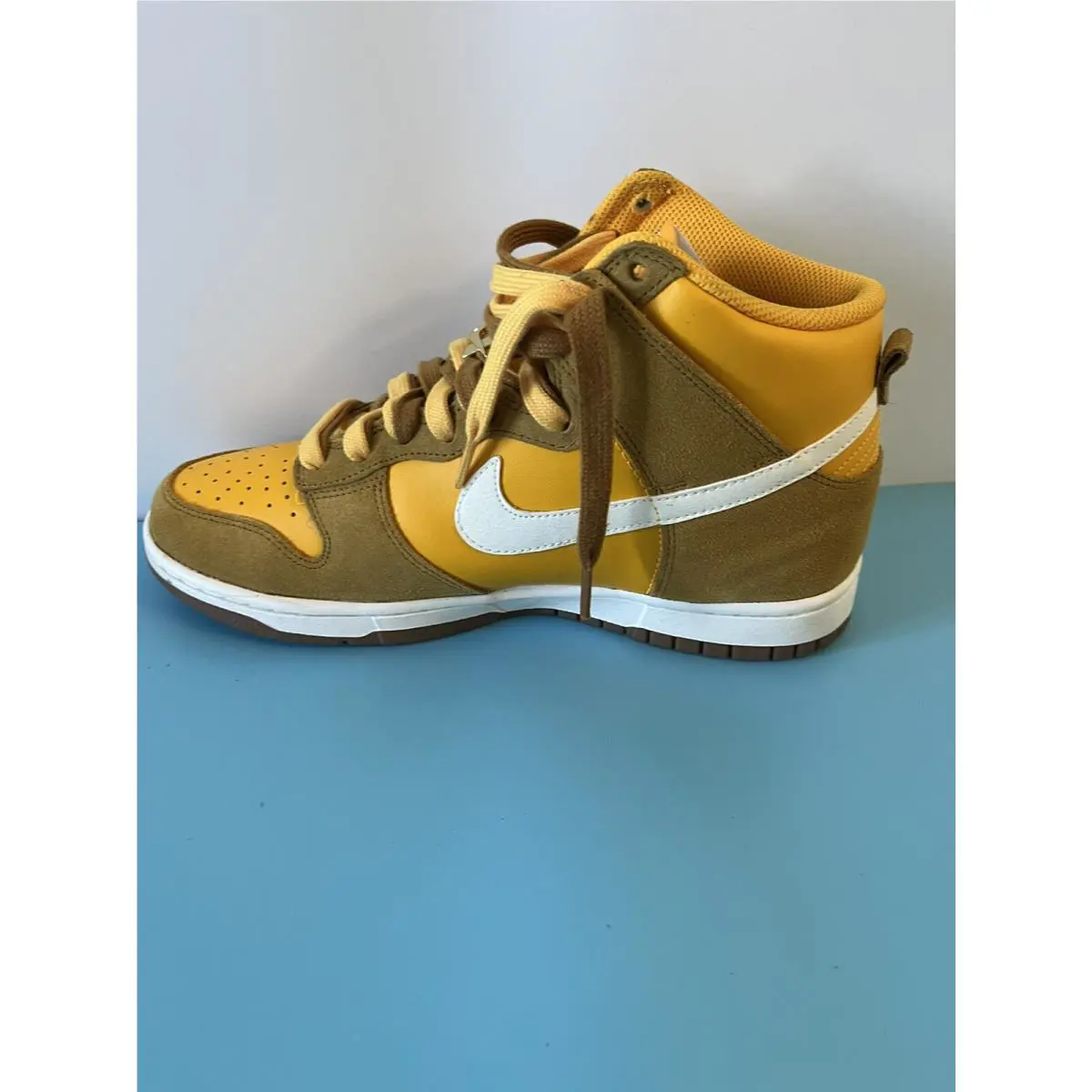 Nike shoes - SE - DH6758700 - Gold 5