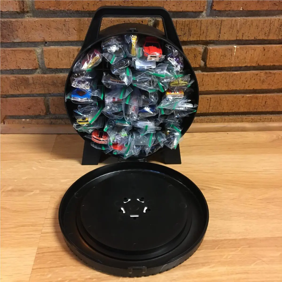 Hot Wheels 30 Cars Loaded Carry Case Optimus Prime Batman Ferrari Joker Superman