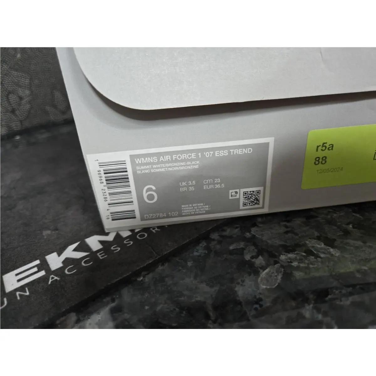 Nike shoes - Nike Air Force 1 `07 - DZ2784-101 - White 3