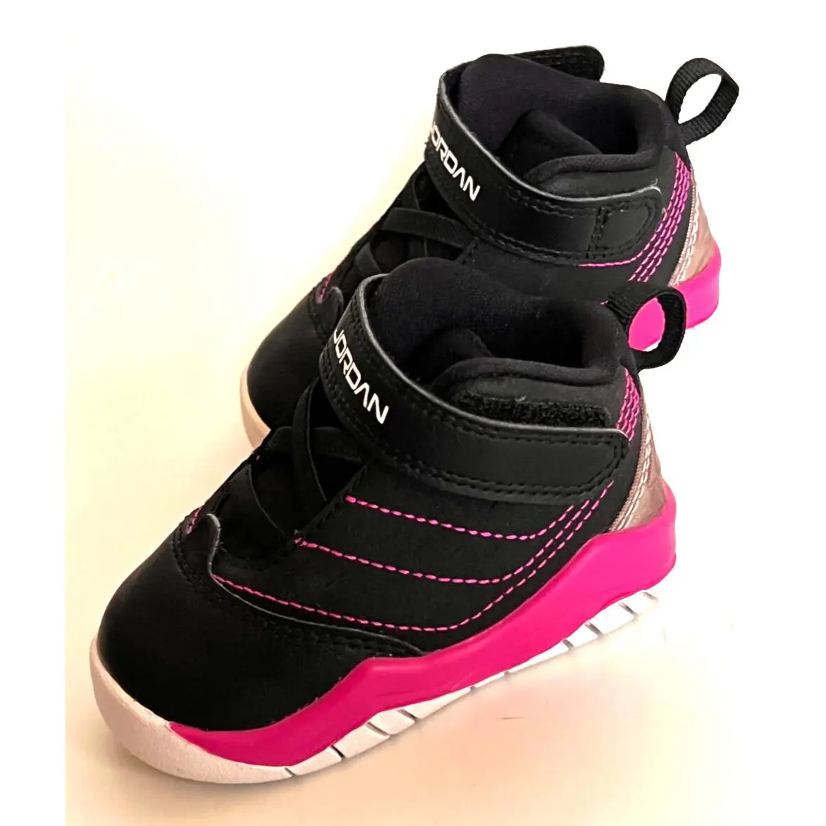 Nike shoes - Black (UPC: 888408356529) 1