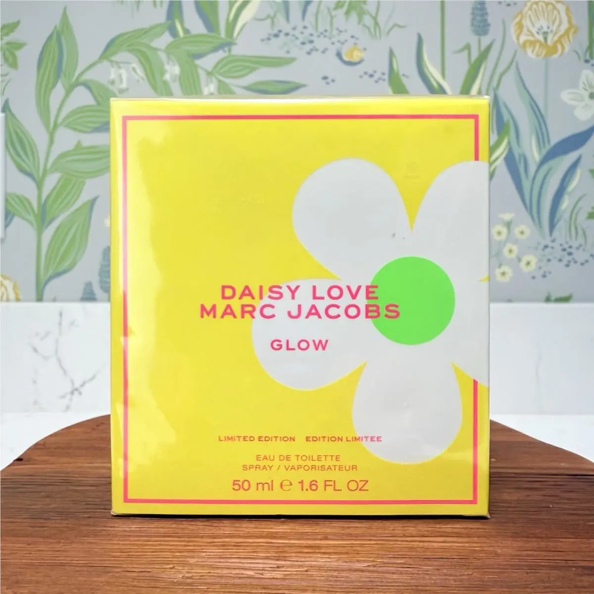 Marc Jacobs Daisy Love Glow Eau de Toilette Spray Women 1.6 oz /50ml Limited Ed