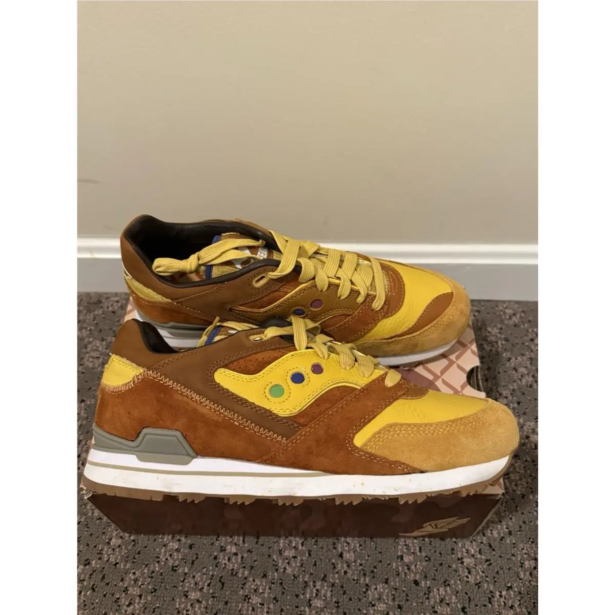 Saucony shoes - Saucony Courageous - Courageous - Brown 2