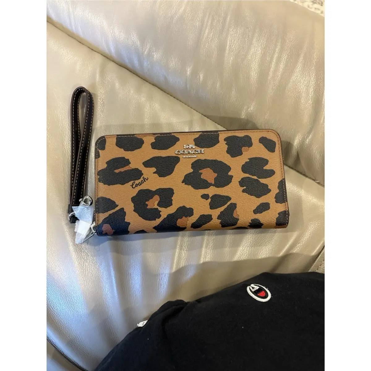 Coach Long Zip Phone Wallet CBT24 Leopard Brown Pebbled Leather Wristlet