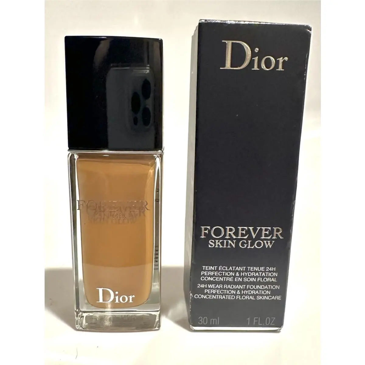 Forever Skin Glow 24H Radiant Foundation 4 5W Warm / Glow 1.0oz by Dior