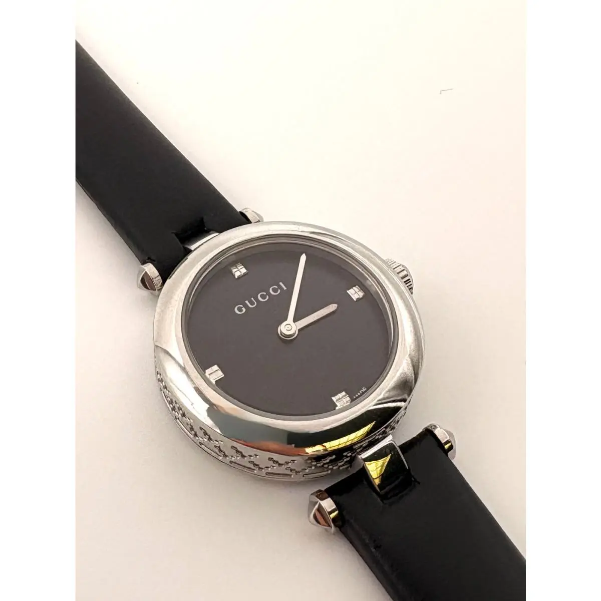Gucci Diamantissima Women`s Black Dial Leather Band 27mm Quartz Watch YA141506