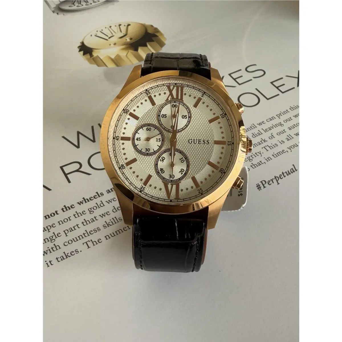 Men`s Watch Guess W0876G2 Black Leather Band Rose Cold Case White Dial