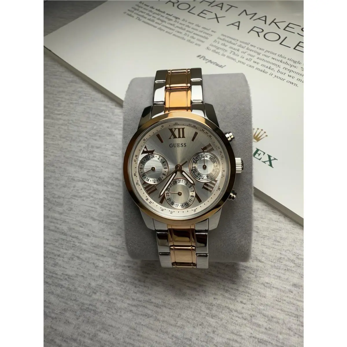 Guess Women`s Quartz Watch with Black Dial Analogue Display Quartz Stainless Ste
