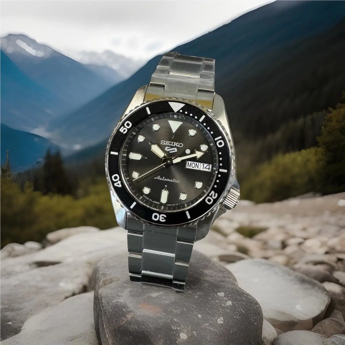 Seiko 5 Five Sports SRPL79 Automatic Mid Size Grey Dial Watch Made Japan 38mm