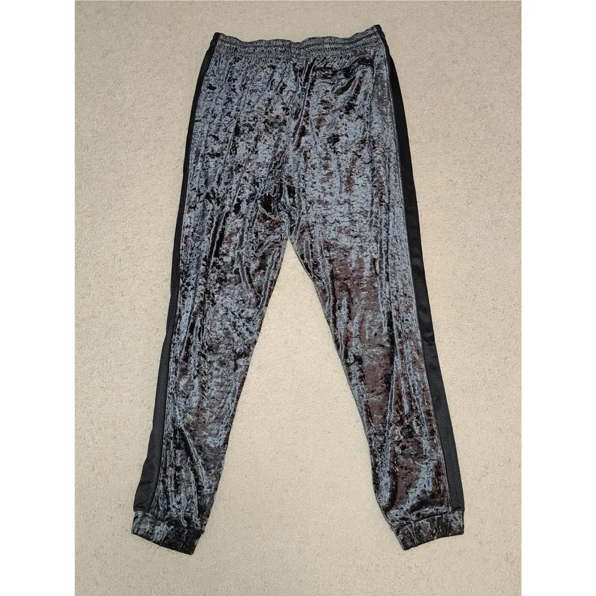 Nike clothing - Nike Giannis Freak Velour - Giannis Freak Velour - FJ9550010 - Black 0