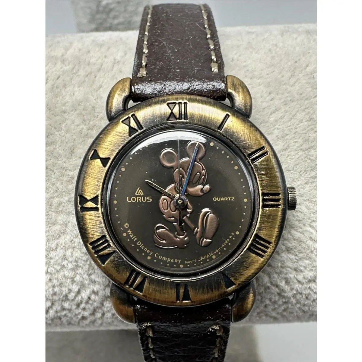 Lorus V811-4290 Disney Mickey Mouse Vintage Ladies Rare Battery 27MM 6.75 Q