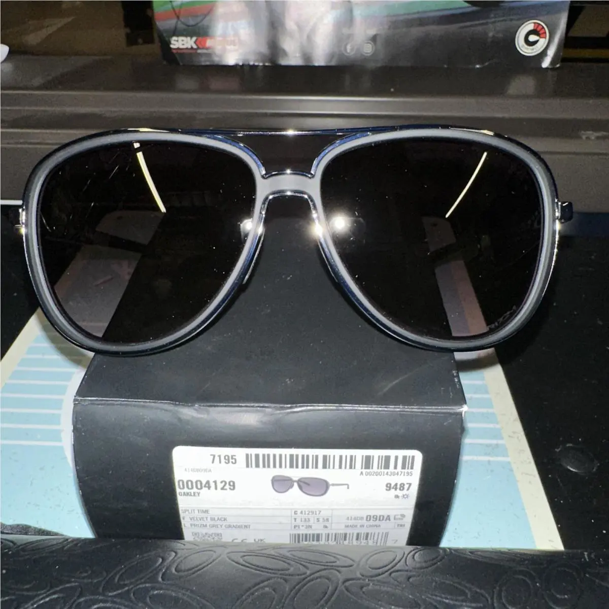 Oakley Sunglasses Split Time Velvet Black Prizm Grey Gradient Lens Mc334