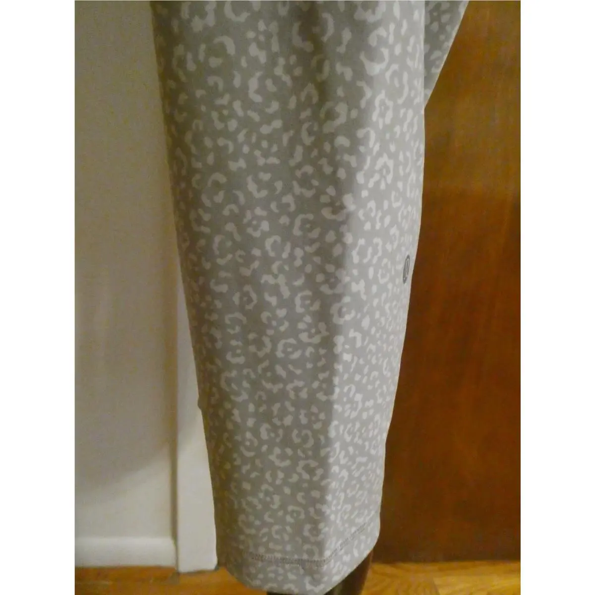 Lululemon clothing - Gray/Black 11