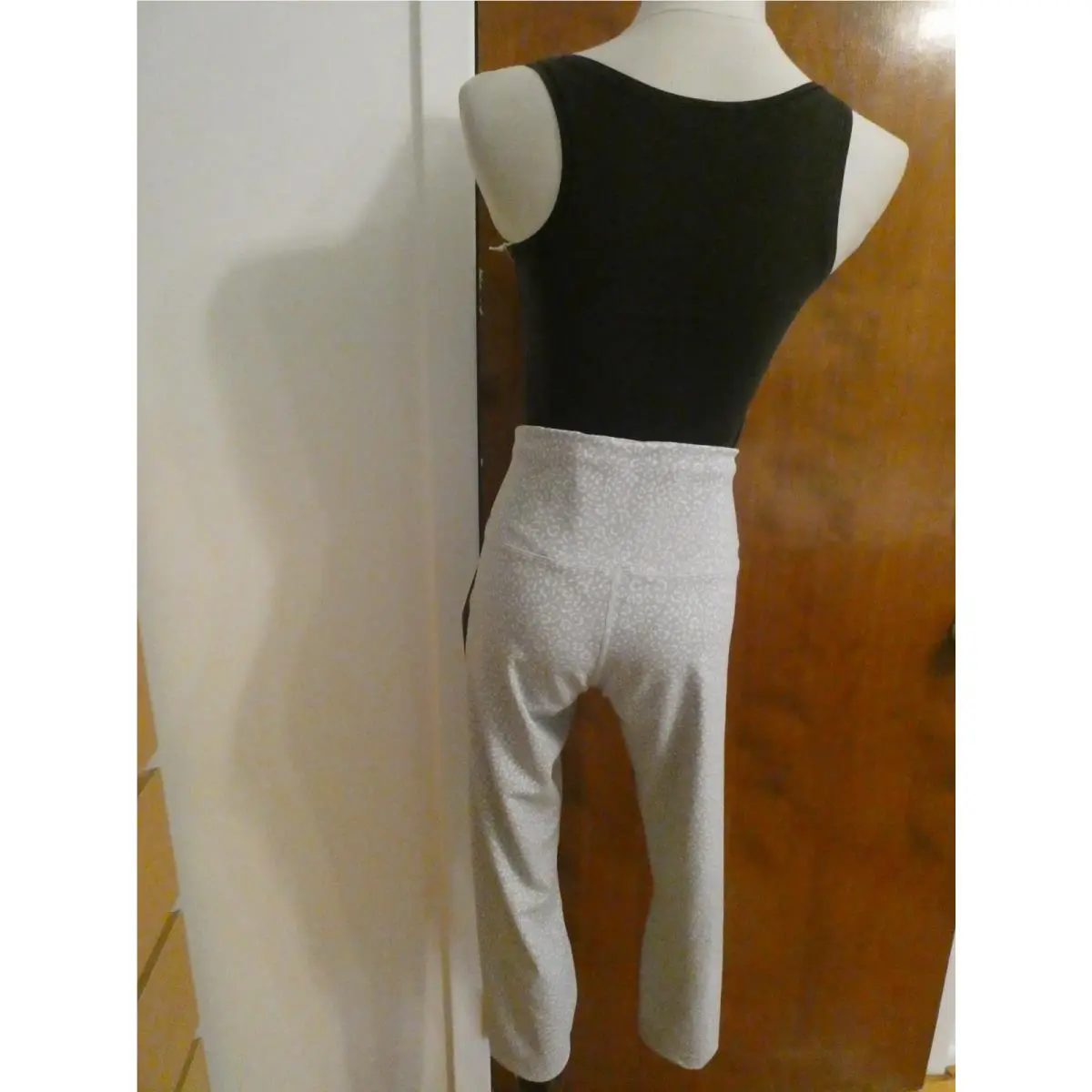 Lululemon clothing - Gray/Black 12