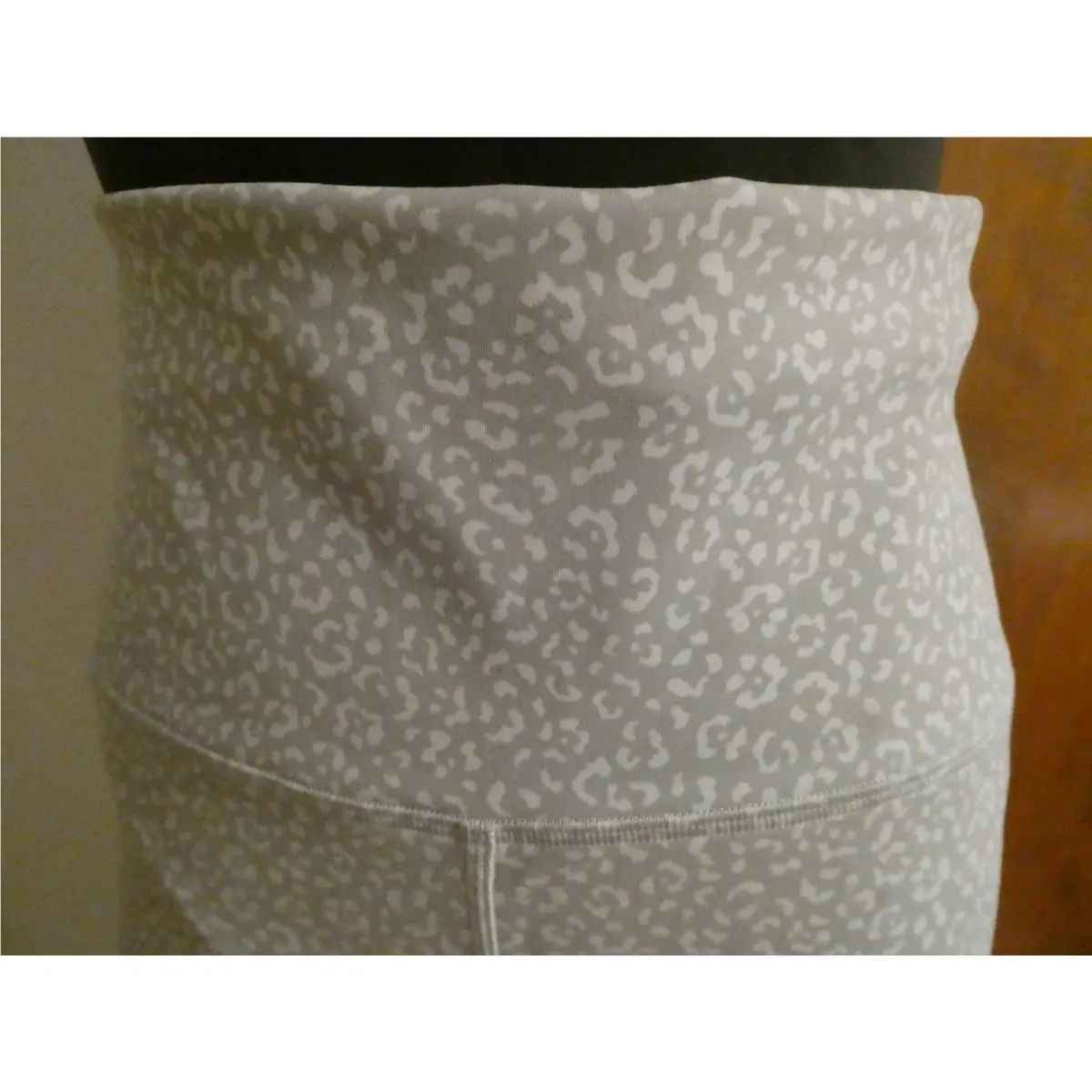 Lululemon clothing - Gray/Black 3