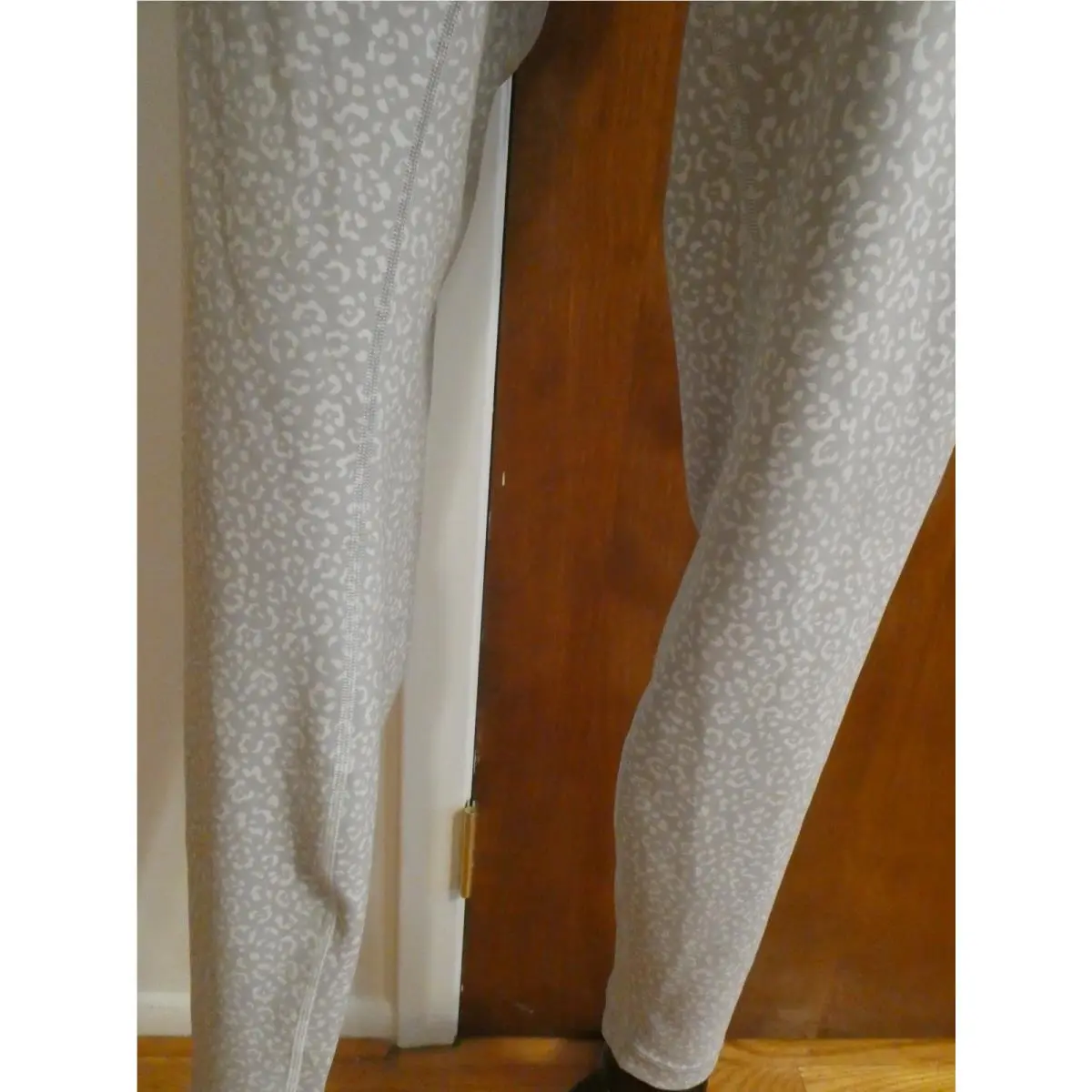 Lululemon clothing - Gray/White 2