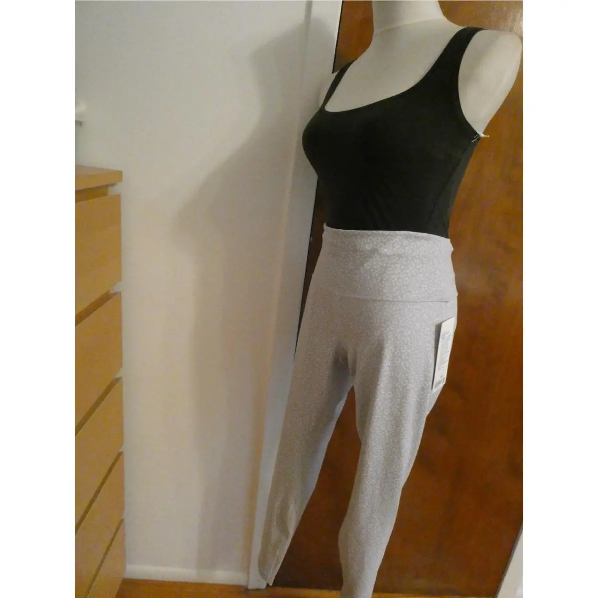 Lululemon clothing - Gray/White 4