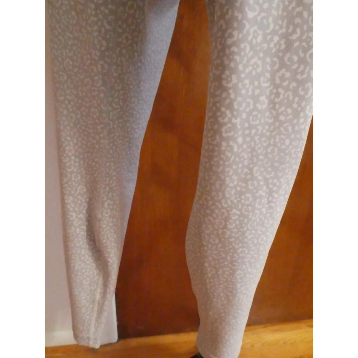 Lululemon clothing - Gray/White 7